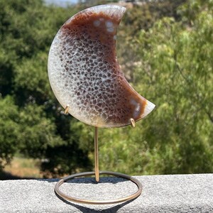 Agate Moon