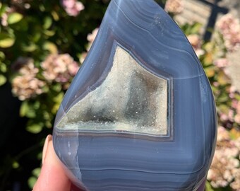Flamme d'agate avec druzy vert