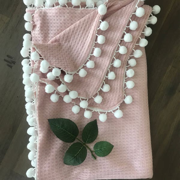 Pom Pom Blanket | Knit Blanket | Waffleknit Blanket | Baby Shower gift  | Pink blanket | Baby Blanket | Dusty Pink