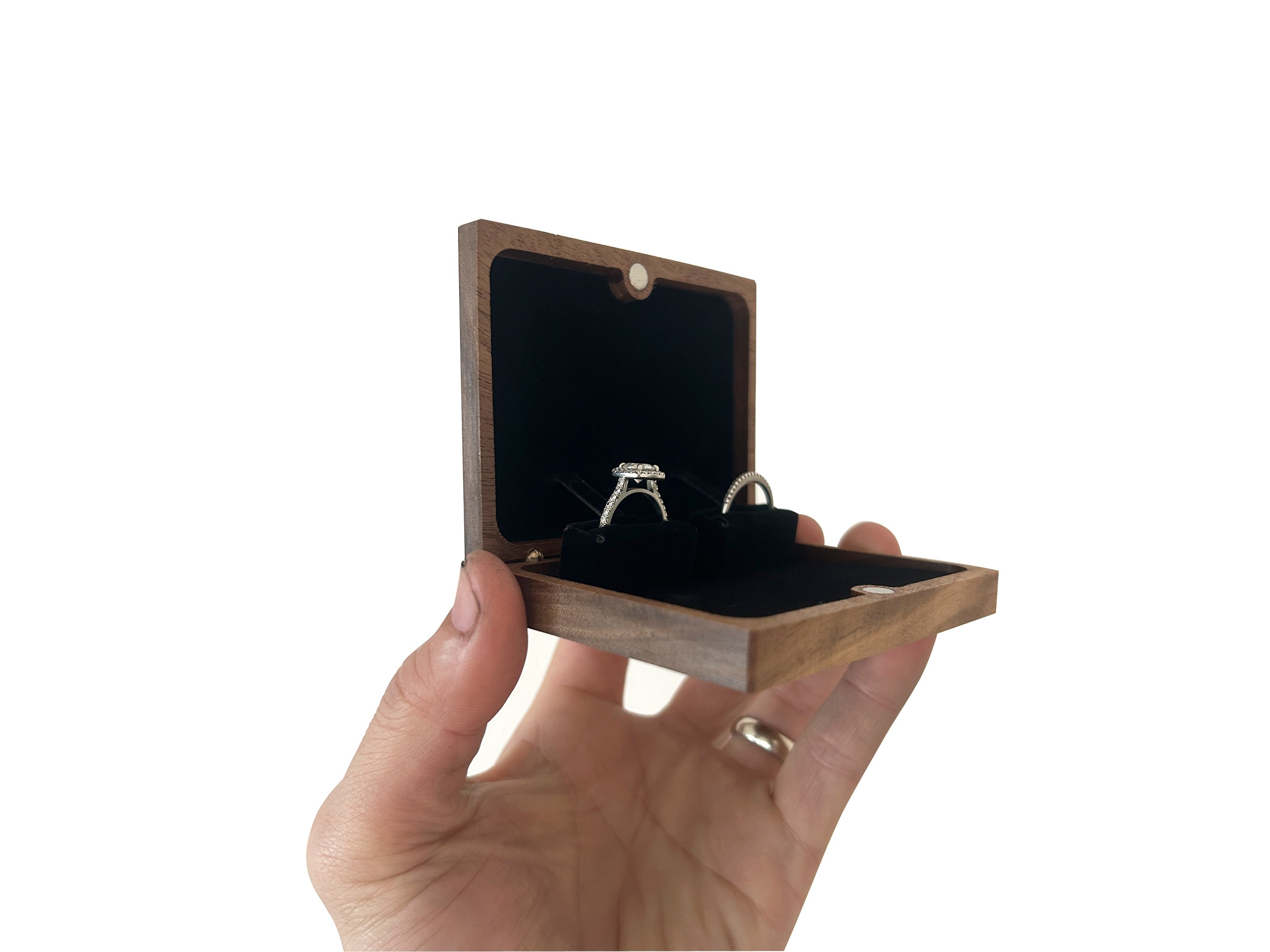 Engagement ring store travel box