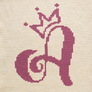 Carta A com gráfico de monograma de coroa para tricô à mão e à máquina – Colorwork, Fair Isle, Intarsia, ponto duplicado Download instantâneo digital