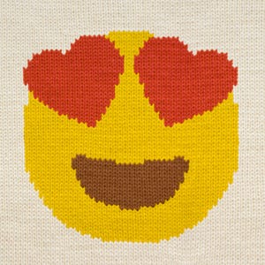 Leende ansikte med hjärtformade ögon emoji-diagram - PDF digital nedladdning - färgarbete intarsiadiagram och skriftliga instruktioner - stickmönster
