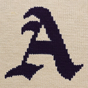 Um gráfico de monograma para tricô manual e à máquina – Gothic Letter Colorwork, Fair Isle, Intarsia, ponto duplicado – Download instantâneo digital