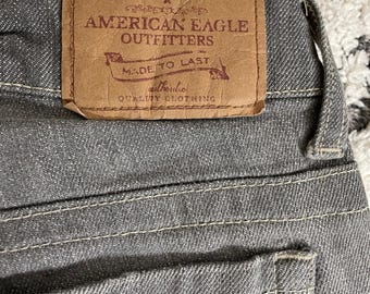 Pantalones capri de tiro bajo American Eagle AE Artist para mujer (gris, talla 2, cintura: 68,5 cm x entrepierna: 47 cm)