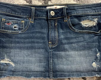 Hollister Women's Lightly Distressed Denim Jean Skirt (Medium Wash, W32)