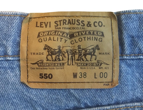 VINTAGE Levi Strauss & Co. Men's Denim Shorts (medium Wash, W38