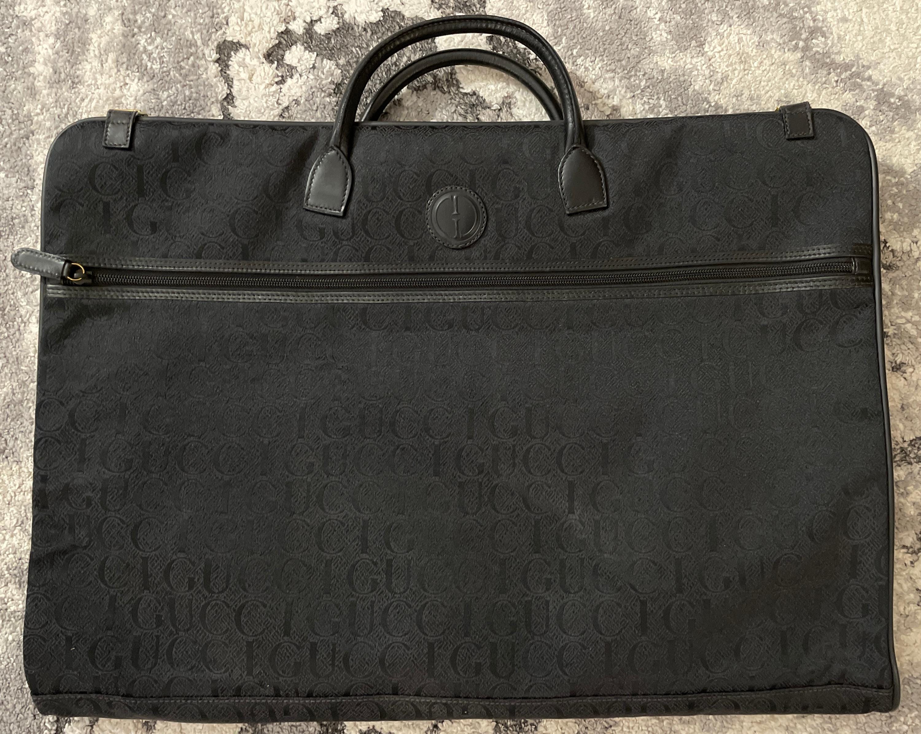 Vintage GUCCI Foldable Garment Bag With Hanger (black, 011-39-3600