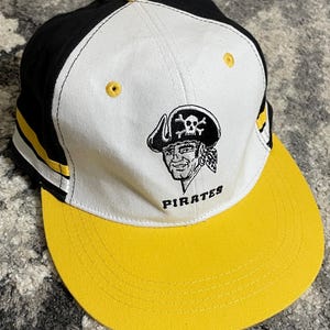 BDA Adjustable Hat Pittsburgh Pirates Vintage Throwback Buccaneer Logo PPG Paints Stadium Giveaway Baseball Cap Black Yellow White OSFM