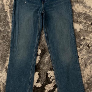 Abercrombie & Fitch Women&#39;s The 90&#39;s Straight Ultra High Rise Jeans (Medium Wash, 23 / 0L)