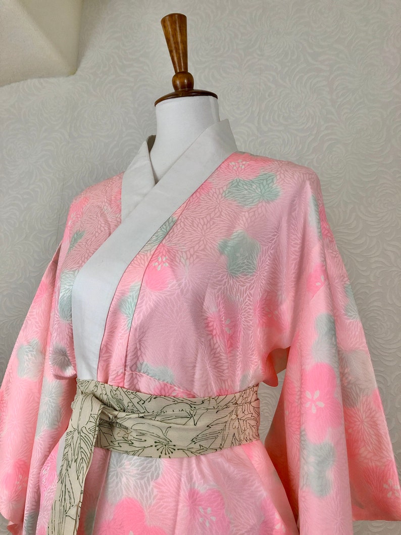 Vintage Silk Kimono Robe Women's clothing/silk robe/pink robe/dressing gown/bridal robe/bridesmaid robe/coverup image 5