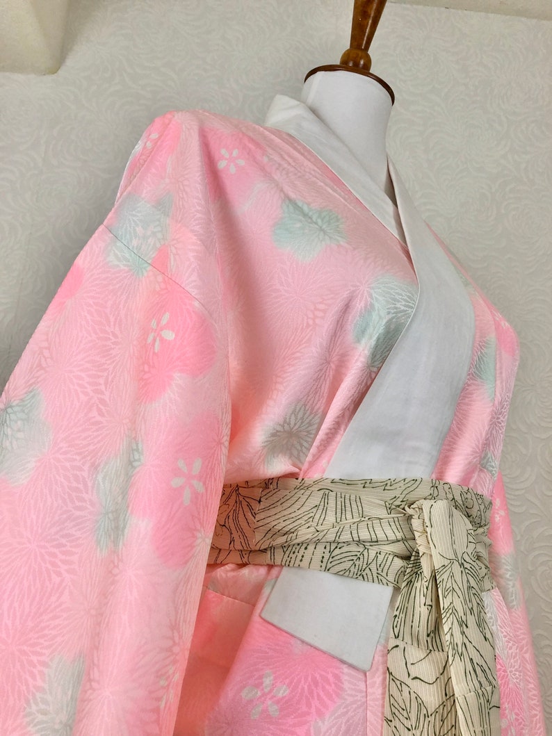 Vintage Silk Kimono Robe Women's clothing/silk robe/pink robe/dressing gown/bridal robe/bridesmaid robe/coverup image 1