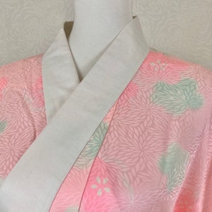 Vintage Silk Kimono Robe Women's clothing/silk robe/pink robe/dressing gown/bridal robe/bridesmaid robe/coverup image 3