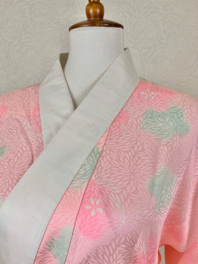 Vintage Silk Kimono Robe Women's clothing/silk robe/pink robe/dressing gown/bridal robe/bridesmaid robe/coverup image 3