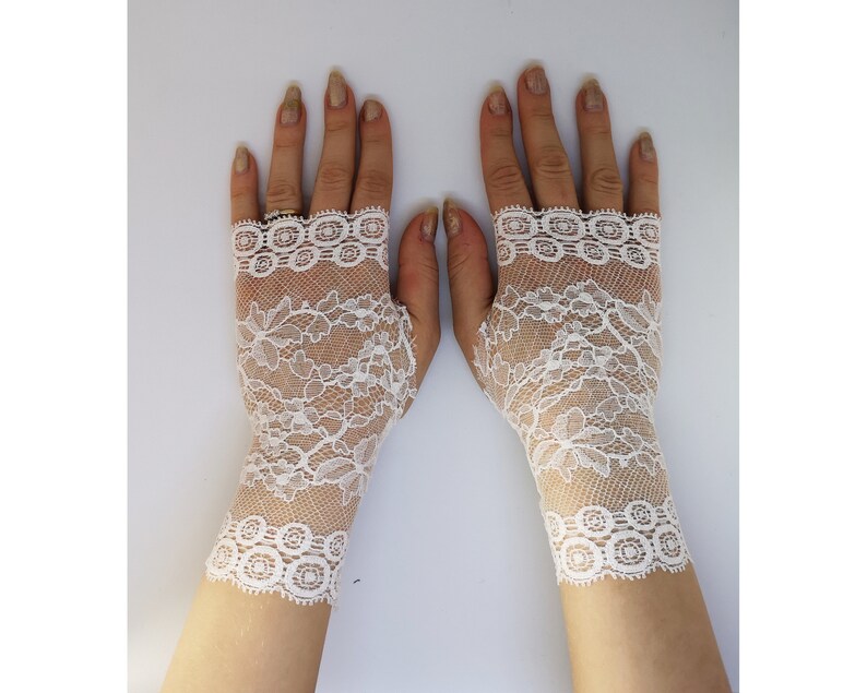 cream lace gloves