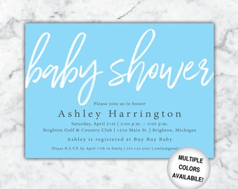 Könnte beinhalten: Eine hellblaue Babyparty-Einladung mit weißem Text. Die Einladung lautet "baby shower" in einer Schreibschrift. Der Text enthält auch den Namen "Ashley Harrington", das Datum und die Uhrzeit der Party, den Ort und die Registrierungsinformationen. Die Einladung enthält auch den Text "Mehrere Farben verfügbar!" in einem Kreis.