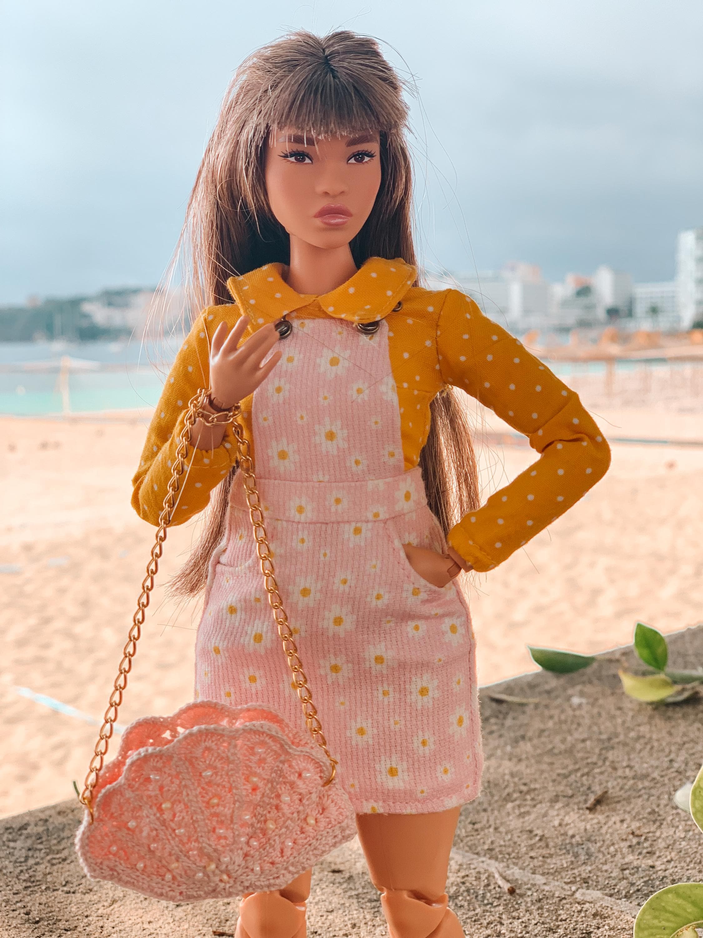 Barbie pink overalls México