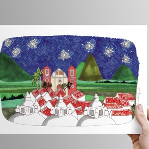Puede incluir: Una pintura de acuarela de un peque&ntilde;o pueblo de noche con una iglesia en el centro. El pueblo est&aacute; rodeado de colinas y un cielo estrellado. La iglesia es roja y blanca con una puerta amarilla. Las casas son blancas con techos rojos. El cielo es azul con estrellas blancas.