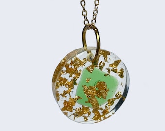 pendentif resine transparente + bout de verre + feuille d'or