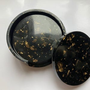 4 sous verres en resine de couleur + feuilles d'or et contenant fait main