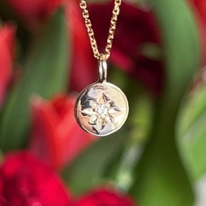 Center Diamond Carved Star Solid Gold Round Coin M&M Disk Charm Necklace