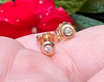 Genuine Diamond Center Solid Gold Imperfectly Round Hand Hammered Pebble  Nugget Stud Earrings, Push or Screw Back 4mm Diameter