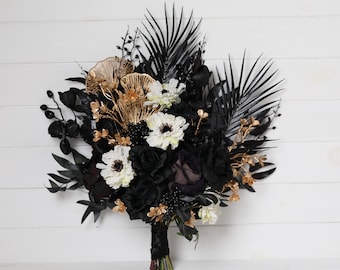 Black gold wedding bouquet with white anemone, black gold white wedding bouquet, gothic white anemone wedding bouquet, black gold wedding