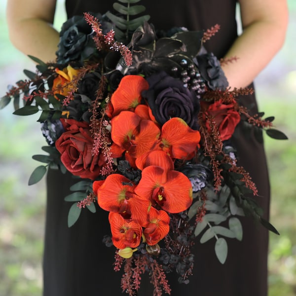 Black terracotta gothic wedding bouquet, rustic wedding bouquet with terracotta orchids and roses, black roses, terracotta black wedding