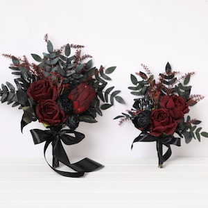 Black burgundy wedding bouquet, gothic wedding bouquet with burgundy roses, goth black wedding, burgundy wedding