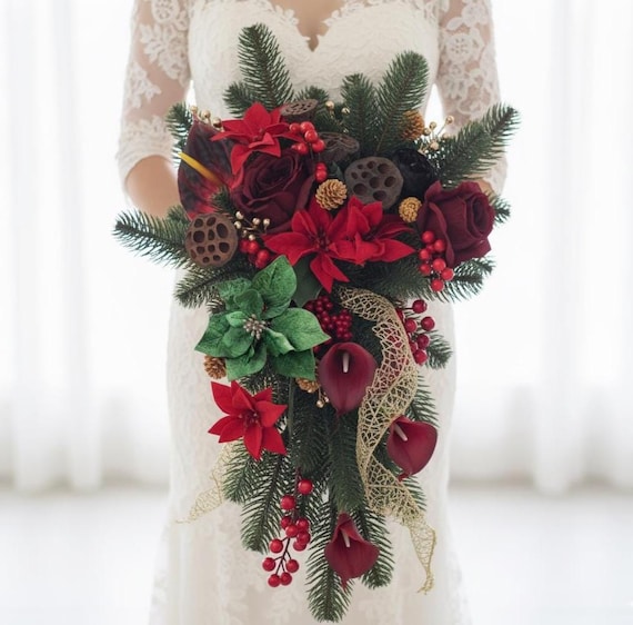 Weihnachtsstrauß Winter Tannenzapfen Strauß Winter Lotus Burgund Rosen Strauß Winter Rot Grün Weihnachtsstern Gold Burgund Callas Strauß