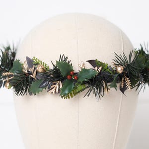 Green Christmas flower crown, Holly crown, Winter hair accessory, Winter wedding headpiece, Woodland Holiday hairpiece