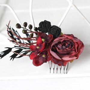 Gothic Haarkamm schwarz bordeaux, Hochzeit Gothic Haarkamm, Braut Haarschmuck bordeaux Blumen, Haarschmuck Brautjungfer bordeaux gothic, schwarze Hochzeit