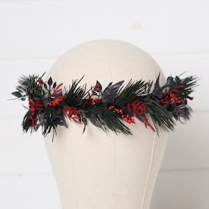 Christmas flower crown black burgundy Winter hair accessories black gothic Winter wedding headpiece goth burgundy Holiday Winter Berry Halo