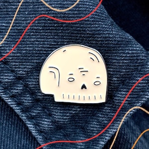 Chill Skull Enamel Pin