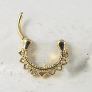 Gold Daith Piercing,Septum Piercing Surgical Steel Clicker Ring..16g..8mm image 2