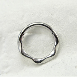 Septum Hammered Surgical Steeel Wave Hinged Segment Clicker Ring..16g..8mm