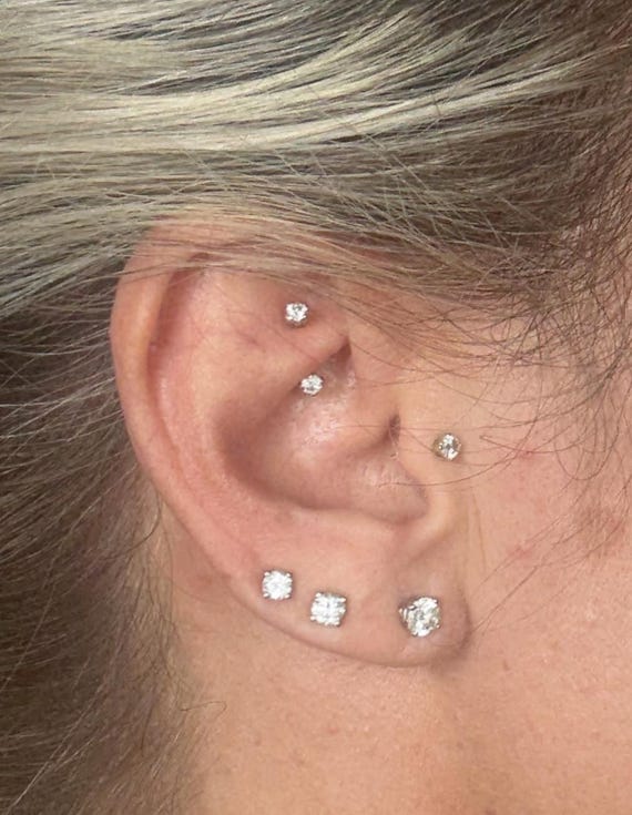 【新品】le bon bon victoria double pierce Amazon.com: Double Piercing 2 Hole Single Stud Earring Tiny