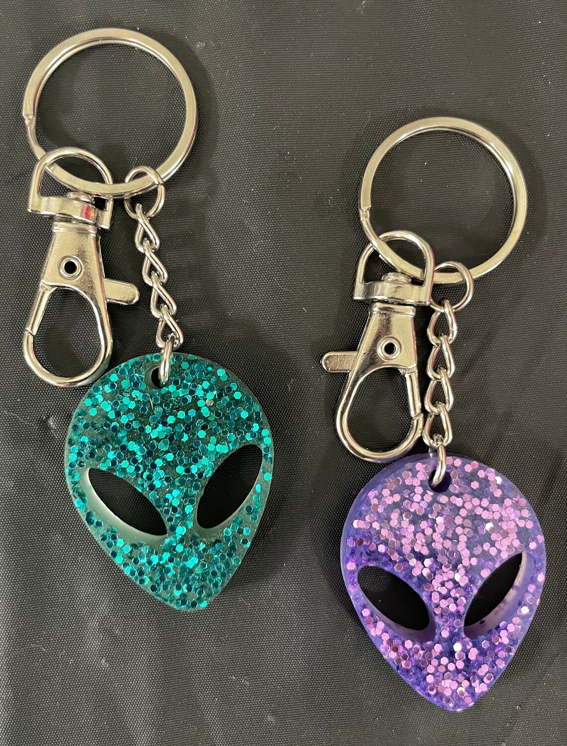 Alien face keychain alien keychain alien resin keychain green Etsy