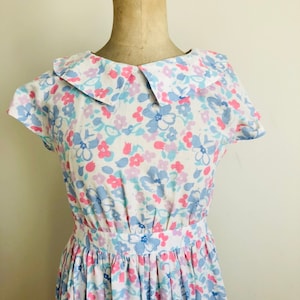 Vintage Inglés 80s flor impresión verano algodón vestido. Tamaño S vestido de estampado floral vintage. Vestido largo de algodón inglés. Vestido de verano vintage.