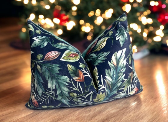 Handmade Voyage Maison Velvet Pillow Cover: Danbury Navy Floral, 16x22