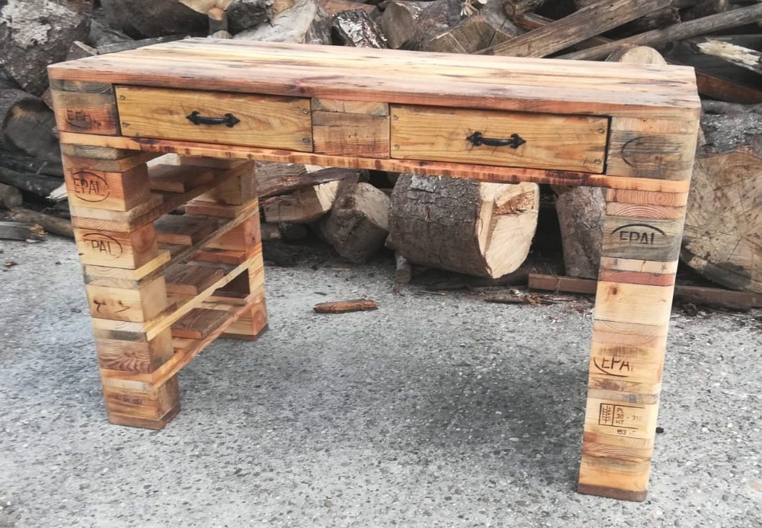 Desk Floki Made Of Pallet Wood
