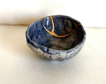 Raku bowl, original Japanese Kintsugi, urushi lacquer, pure BRASS powder