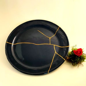 Italian plate, Kintsugi, urushi lacquer, pure gold powder