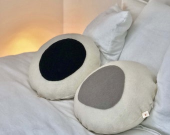 ABNEHMBARES rundes Kissen, handgefertigt in Frankreich, RECYCELTE gekochte Wolle in den Farben Weiß, Schwarz, Grau, 40 cm Durchmesser, Polsterung aus Polyesterfasern