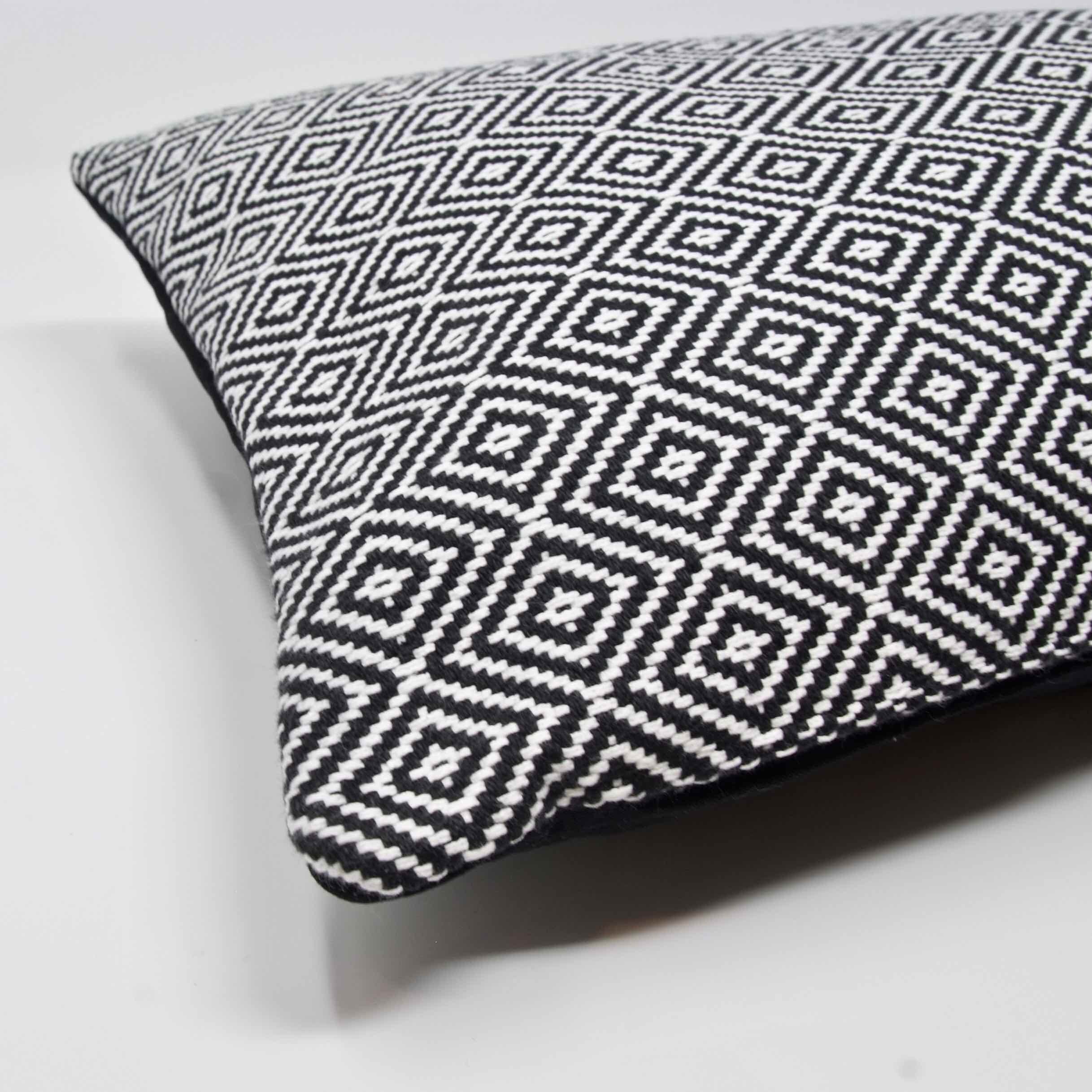 Rectangular cushion cover 50x30 cm in black and white cotton Etsy