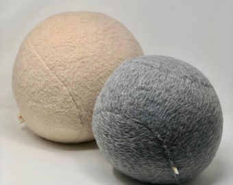 Ball cushion handmade in France in cream mouse gray wool 25cm in diameter padded with recycled polyester fiber filling