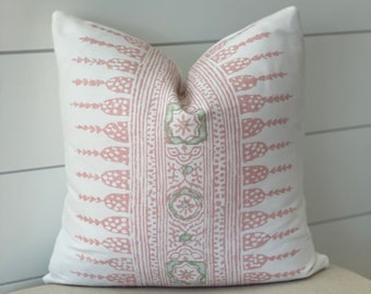 Rosa javanesiskt randigt örngott: Boho batikprydnadskudde