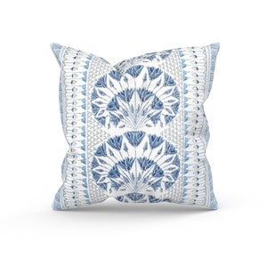 Anna French Cairo Blue Floral örngott: Designerprydnadskudde bild 3