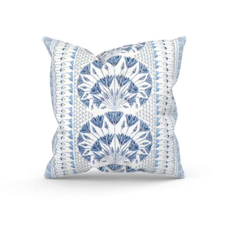 Anna French Cairo Blue Floral örngott: Designerprydnadskudde bild 3