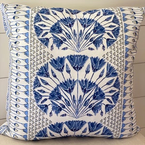 Anna French Cairo Blue Floral örngott: Designerprydnadskudde bild 5