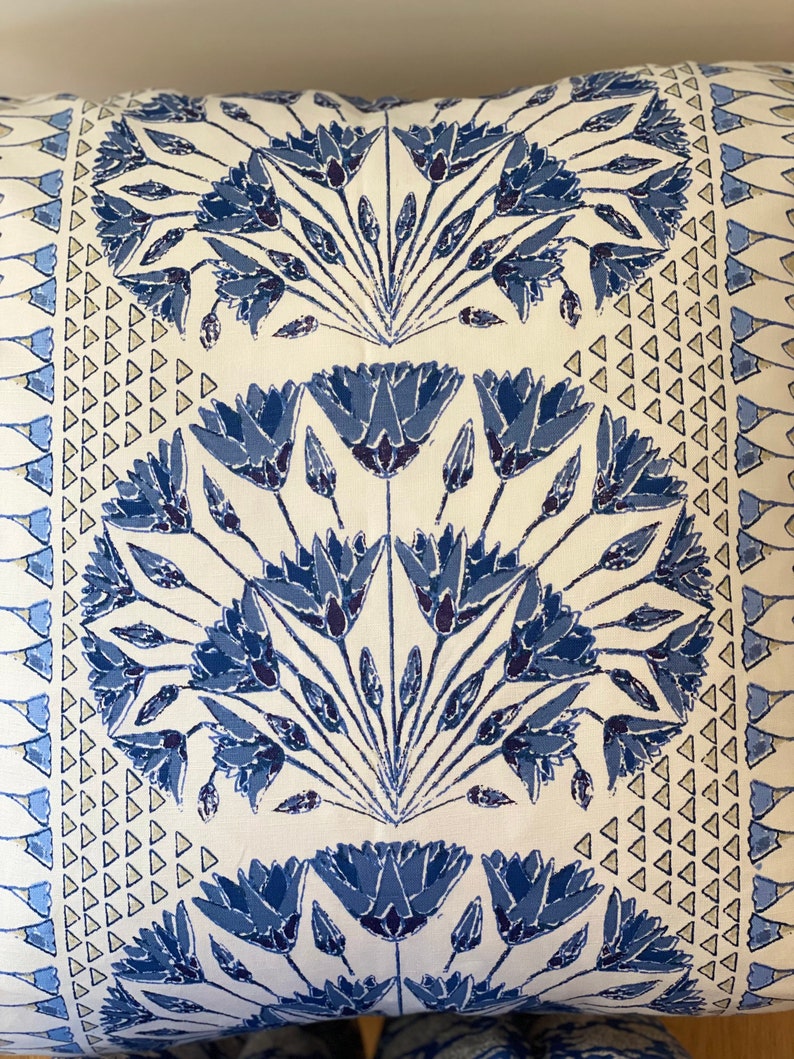 Anna French Cairo Blue Floral örngott: Designerprydnadskudde bild 6